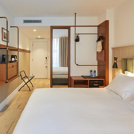 Via Sants Hotel Barcelona, Tapestry Collection By Hilton Εξωτερικό φωτογραφία