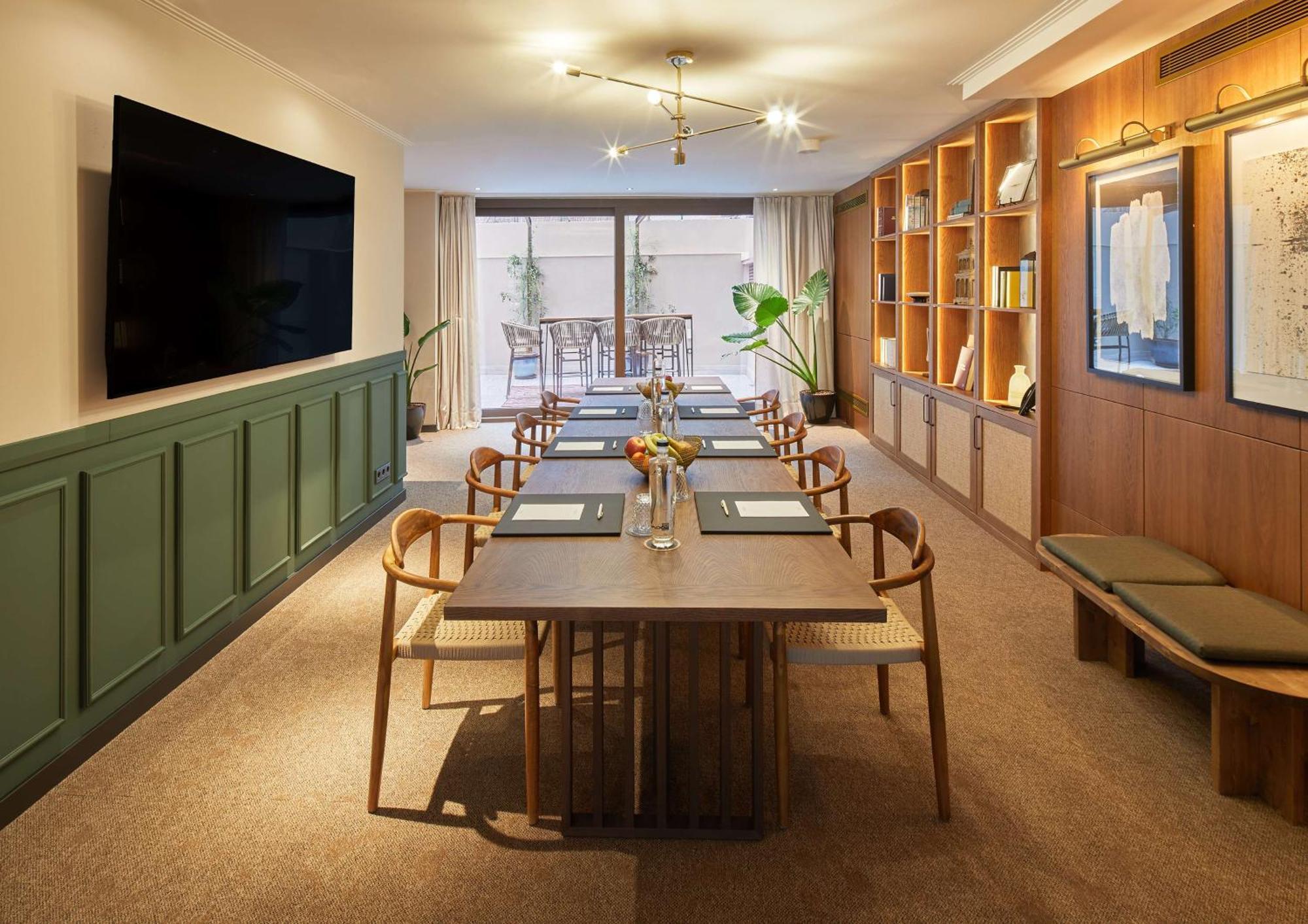 Via Sants Hotel Barcelona, Tapestry Collection By Hilton Εξωτερικό φωτογραφία